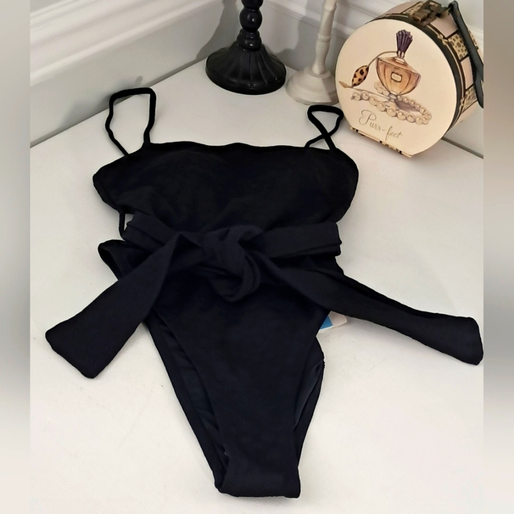 Cupshe Black Soft Textured One Piece With Belt Sz M NWT